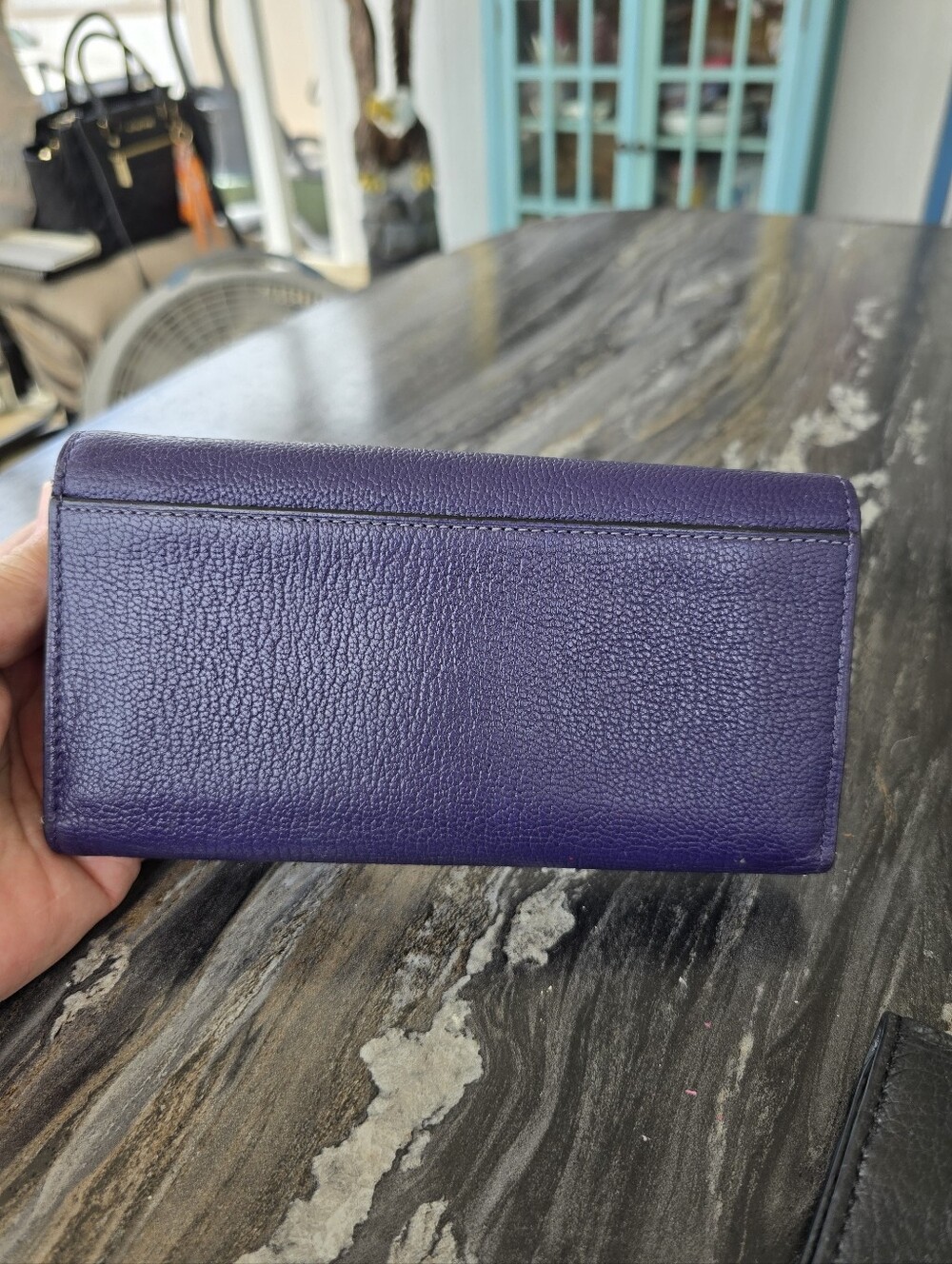 Tumi EUC Deep Purple Leather Continental Wallet 7.5x4 w Silver Metal Logo Plate - Picture 3 of 3